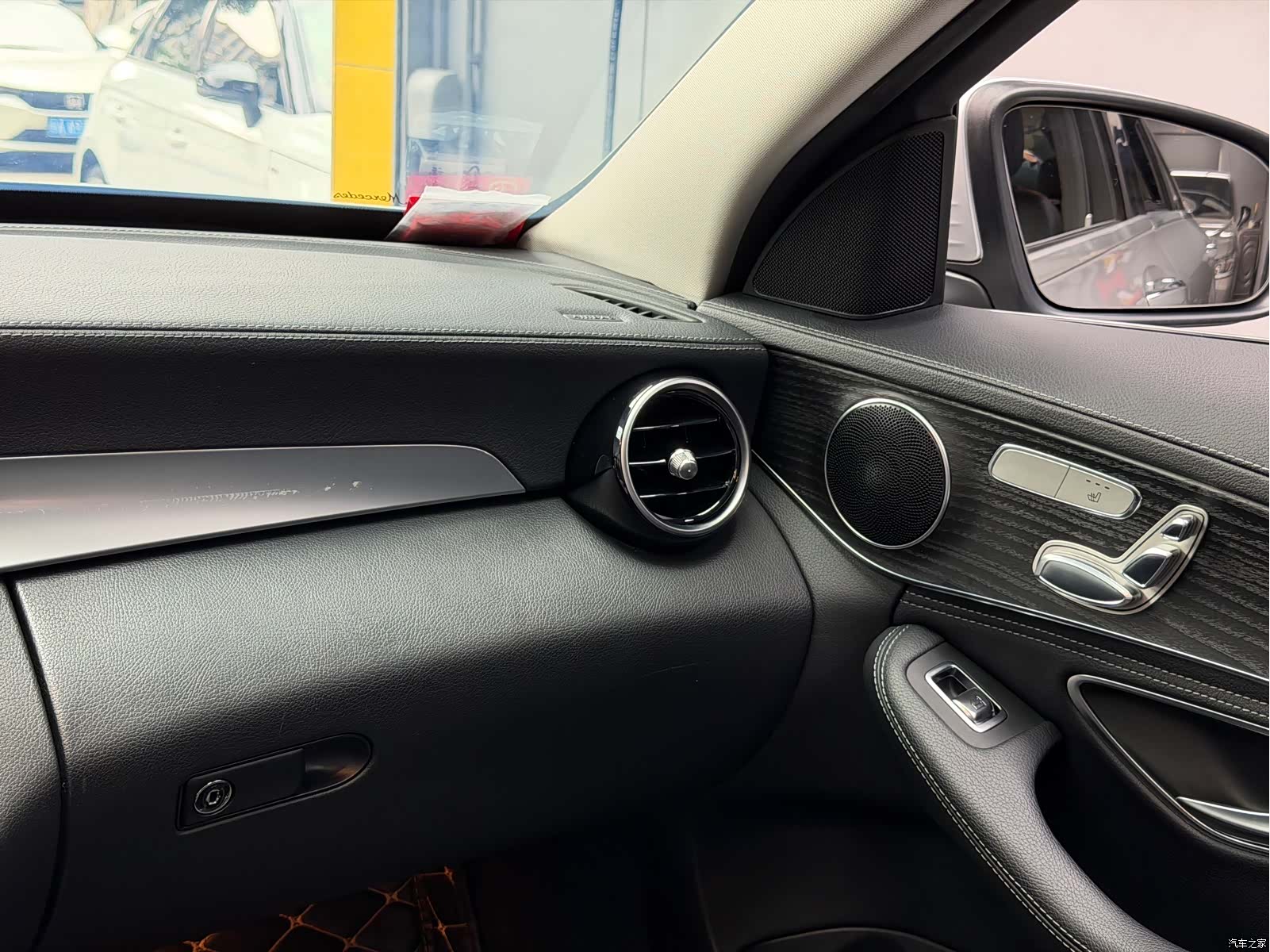 Mercedes-Benz C-Class, 2019 14