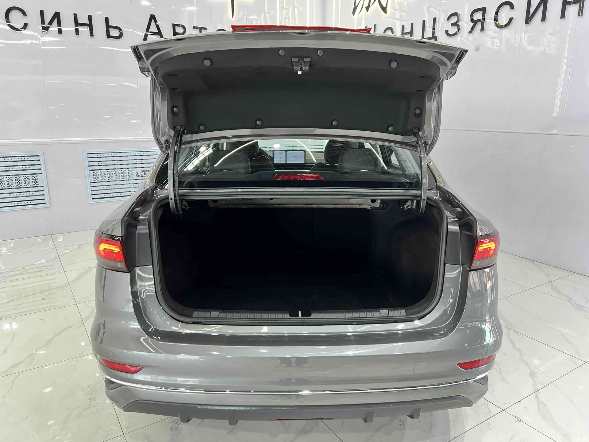 Geely Emgrand, 2023 17