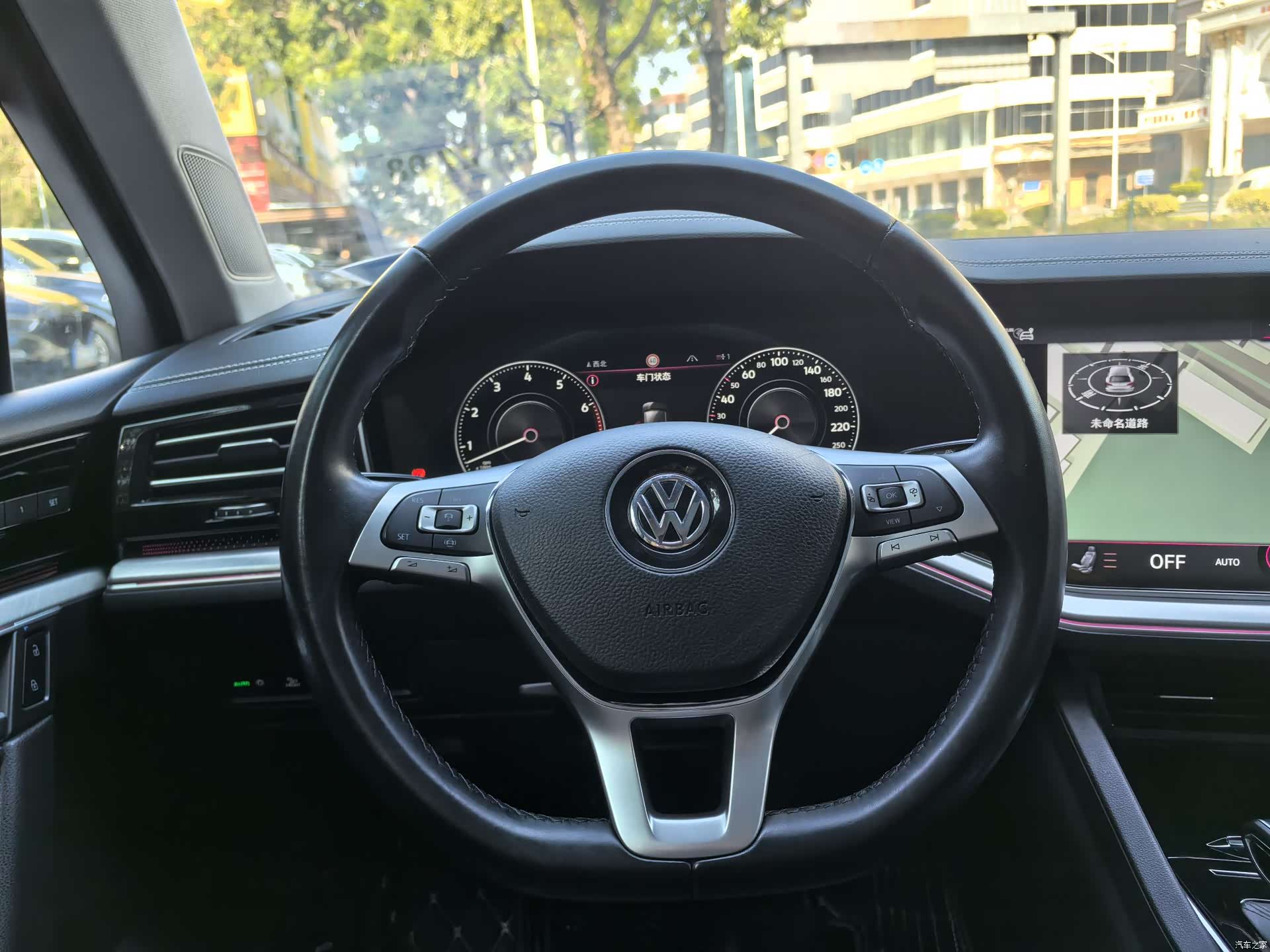 Volkswagen Touareg, 2020 15