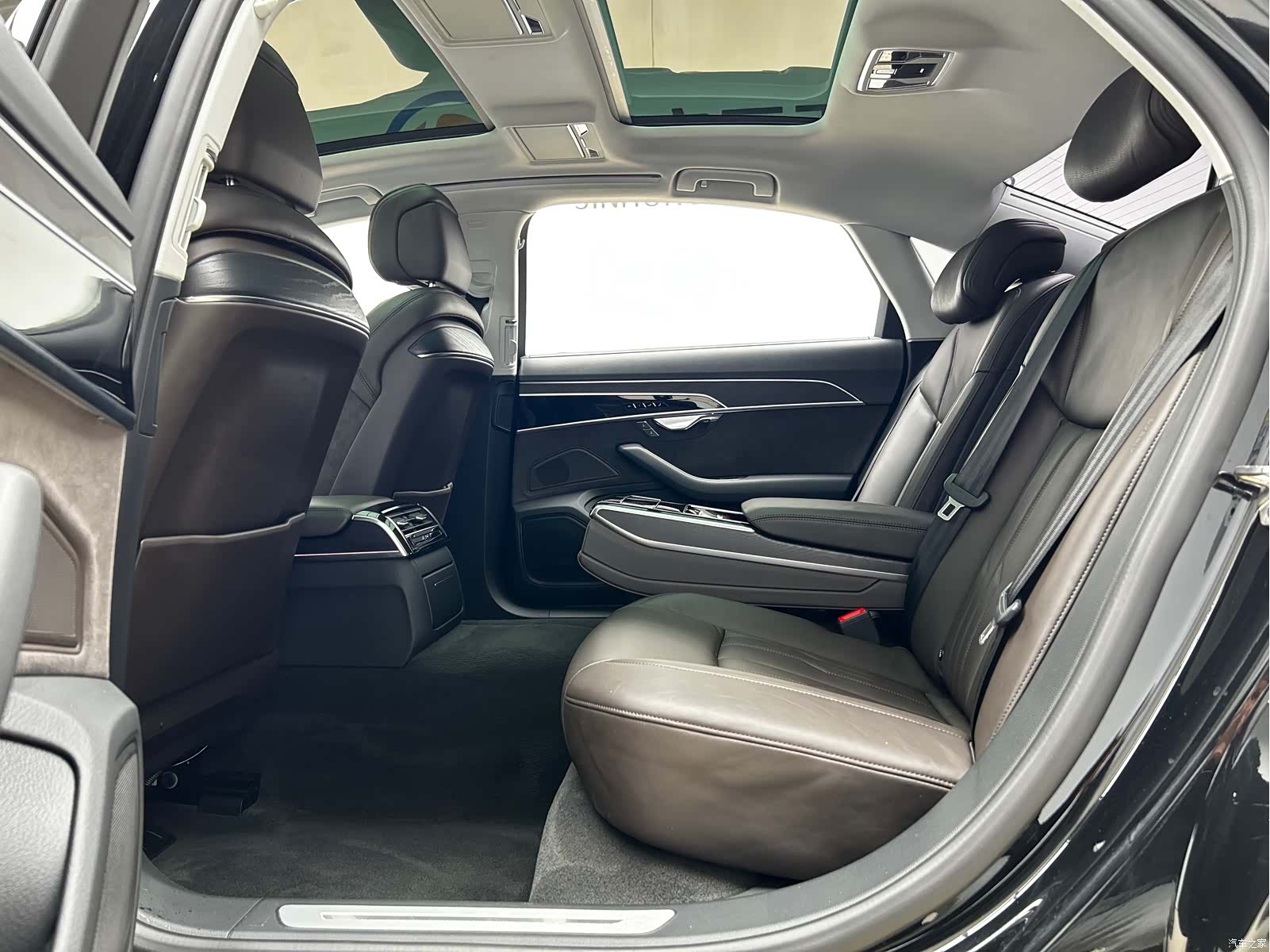 Audi A8L, 2019 12