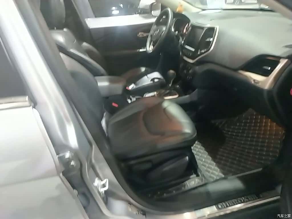 Jeep Cherokee, 2015 25