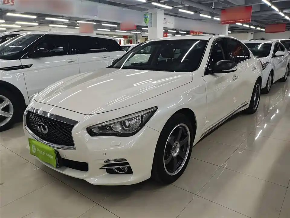 Infiniti Q50L