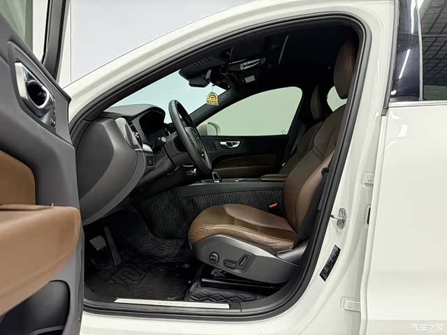 Volvo XC60, 2023 9