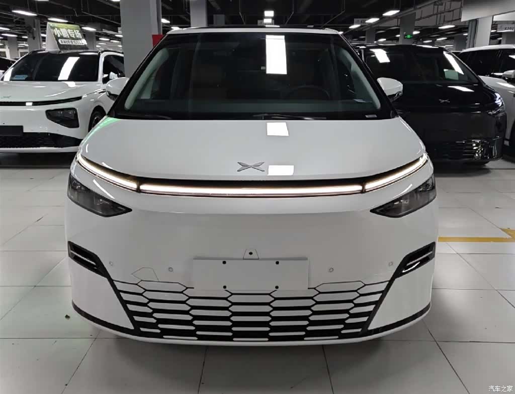 Xpeng X9, 2025 2