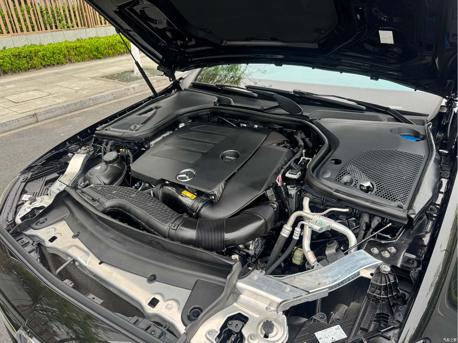 Mercedes-Benz E-Class, 2022 24