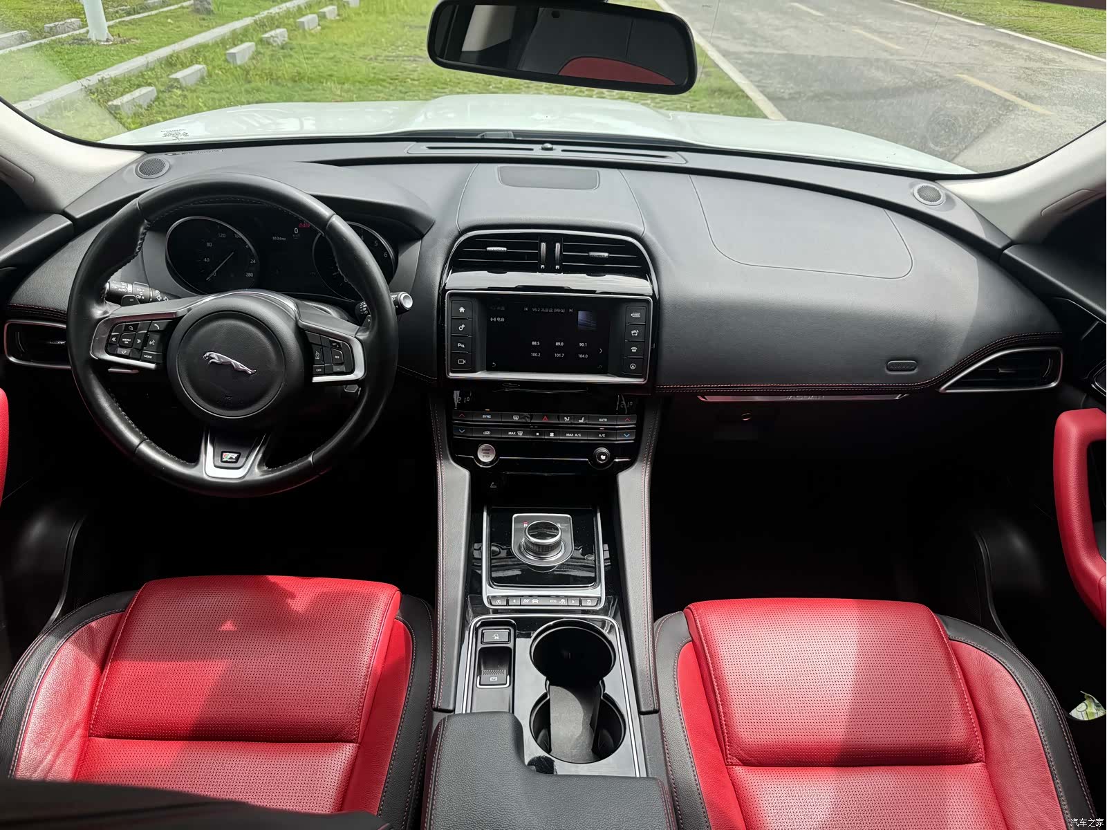 Jaguar F-PACE, 2017 14