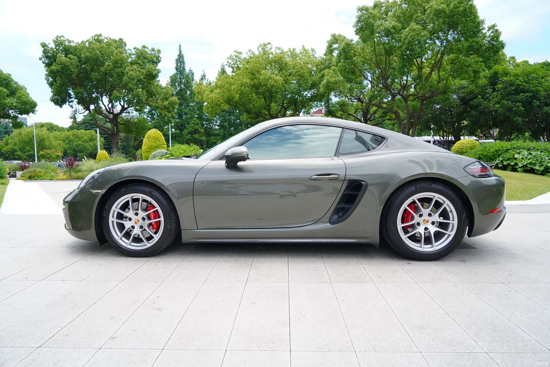 Porsche Cayman, 2022 3