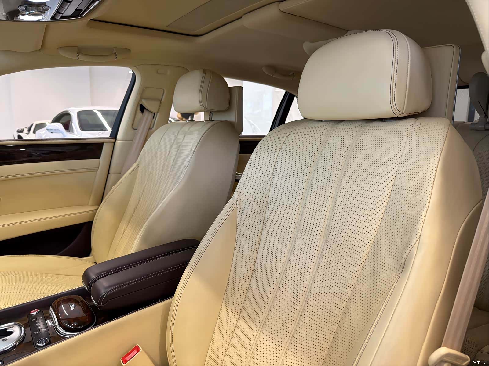Bentley Flying Spur, 2016 6