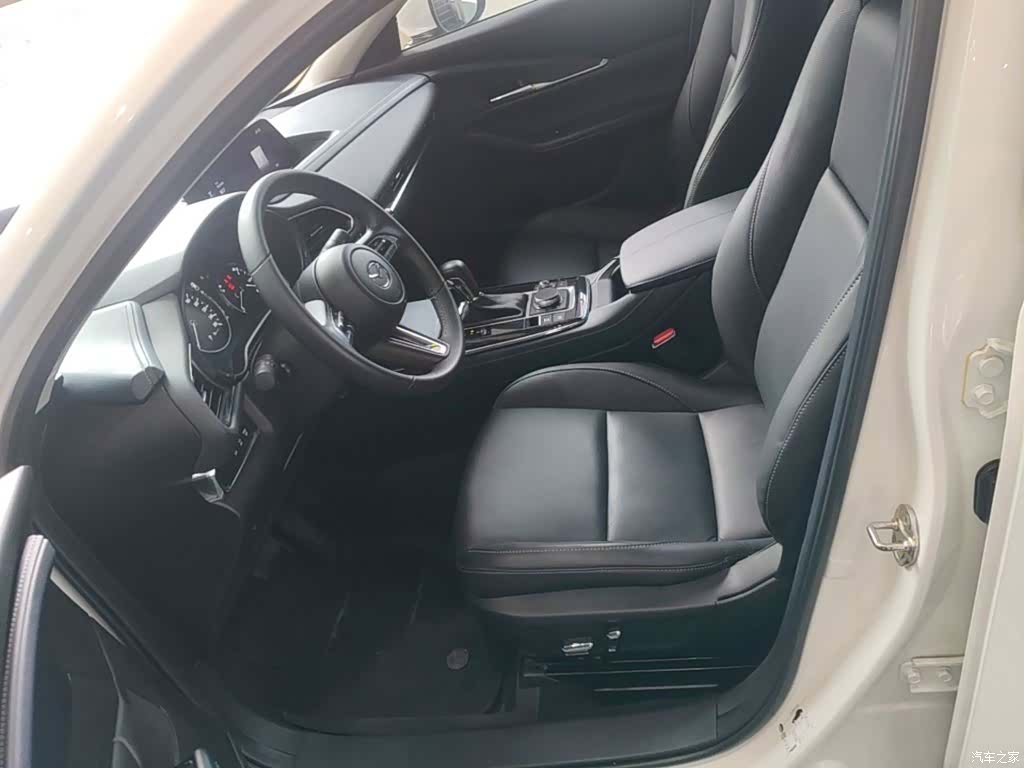 Mazda CX-30, 2022 15