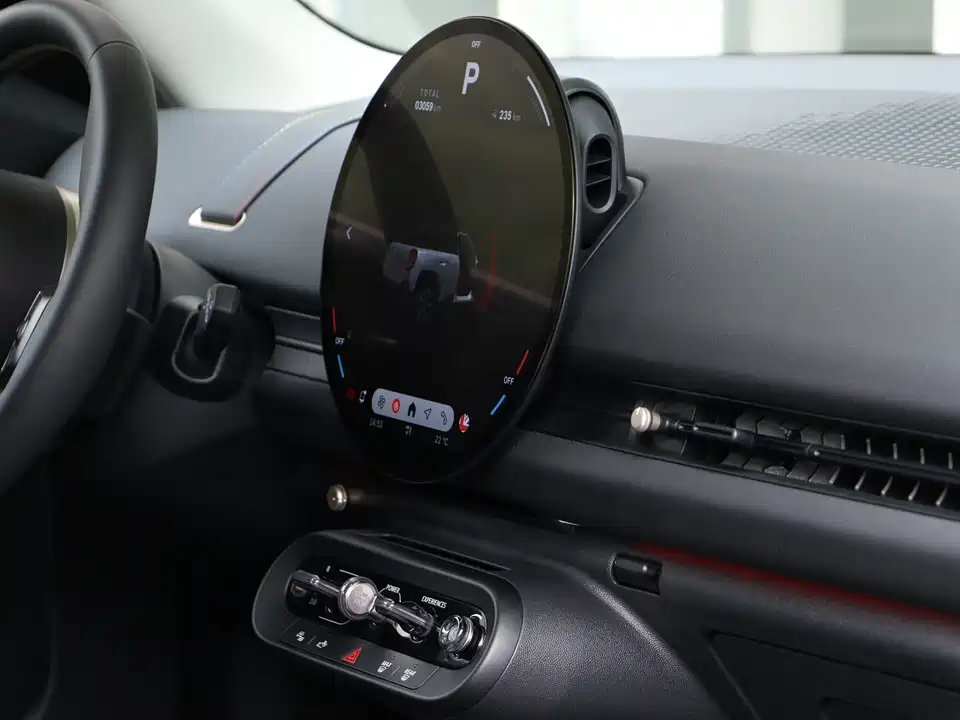 MINI Electric ACEMAN