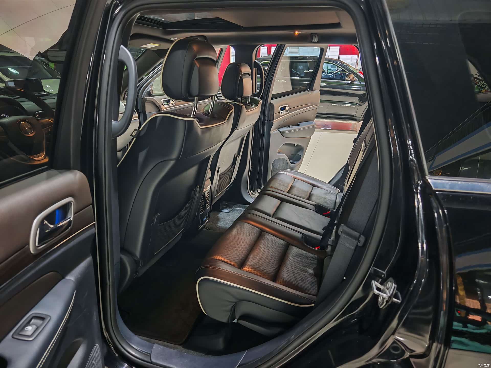 Jeep Grand Cherokee, 2017 все фото
