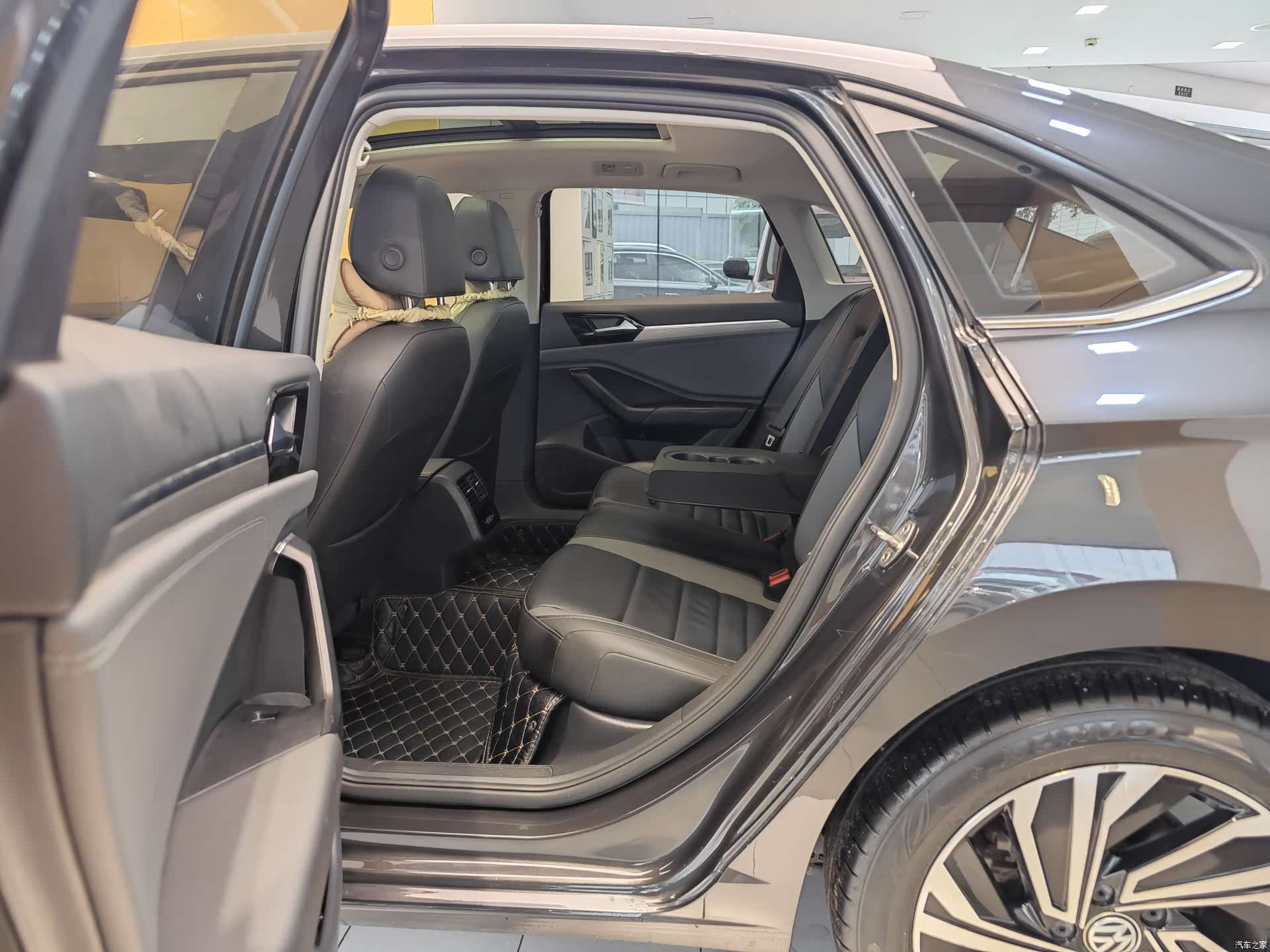 Volkswagen Sagitar, 2022 22