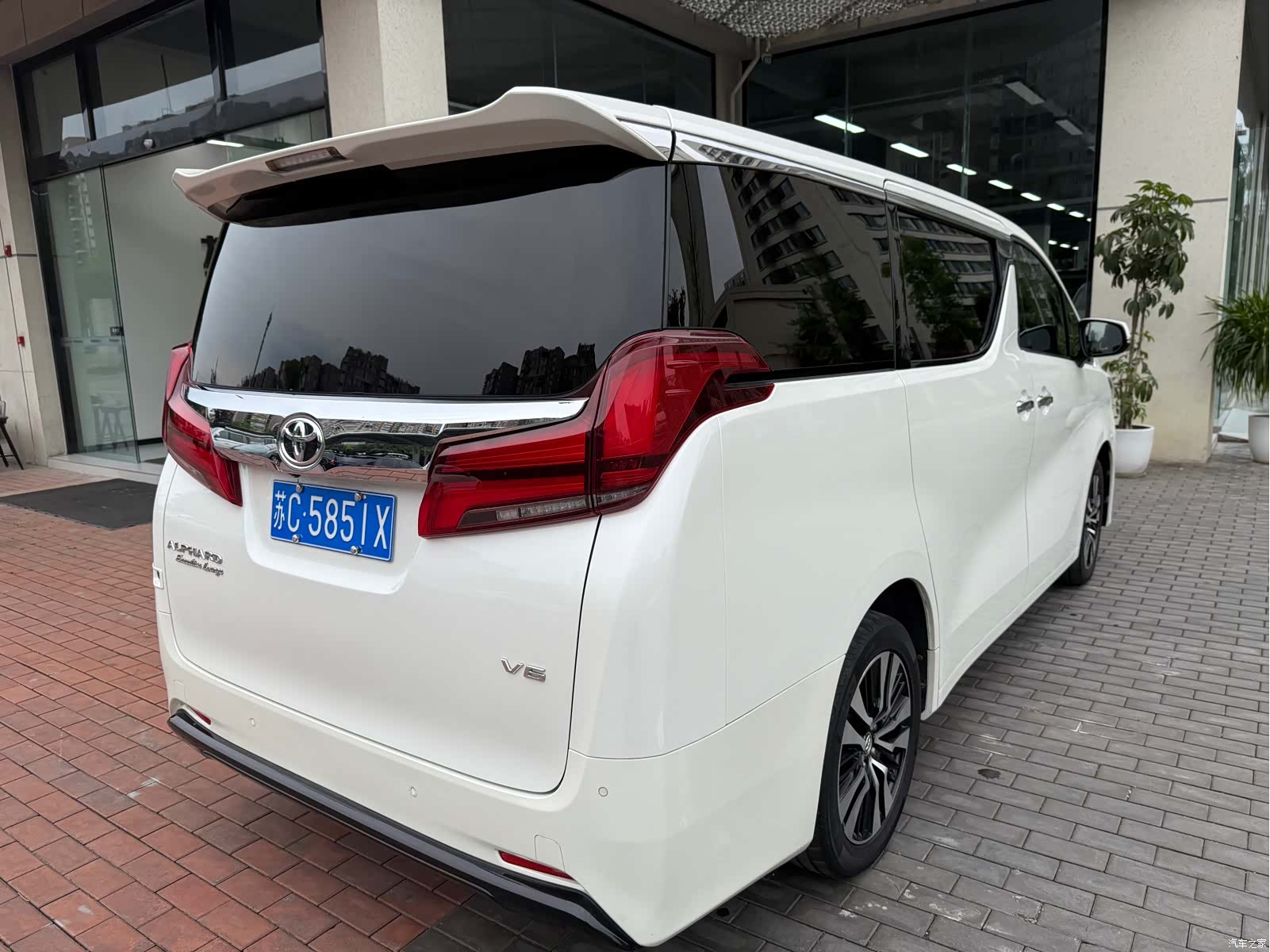 Toyota Alphard, 2018 8