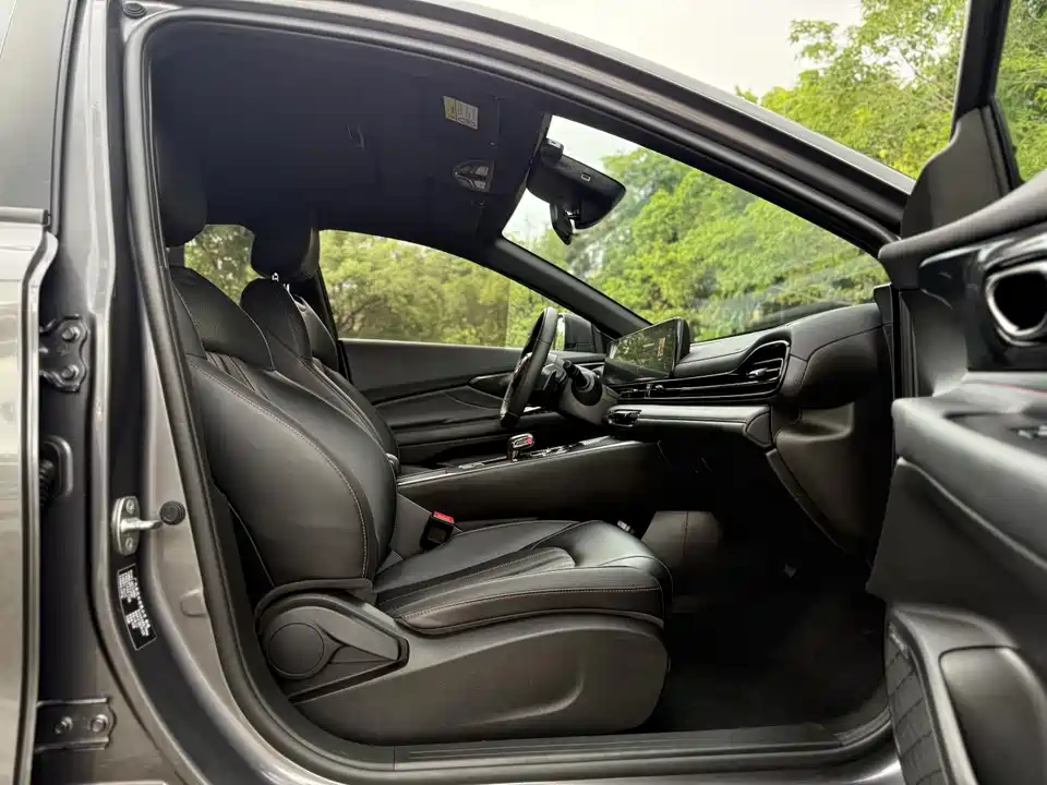 Trumpchi Shadow Leopard