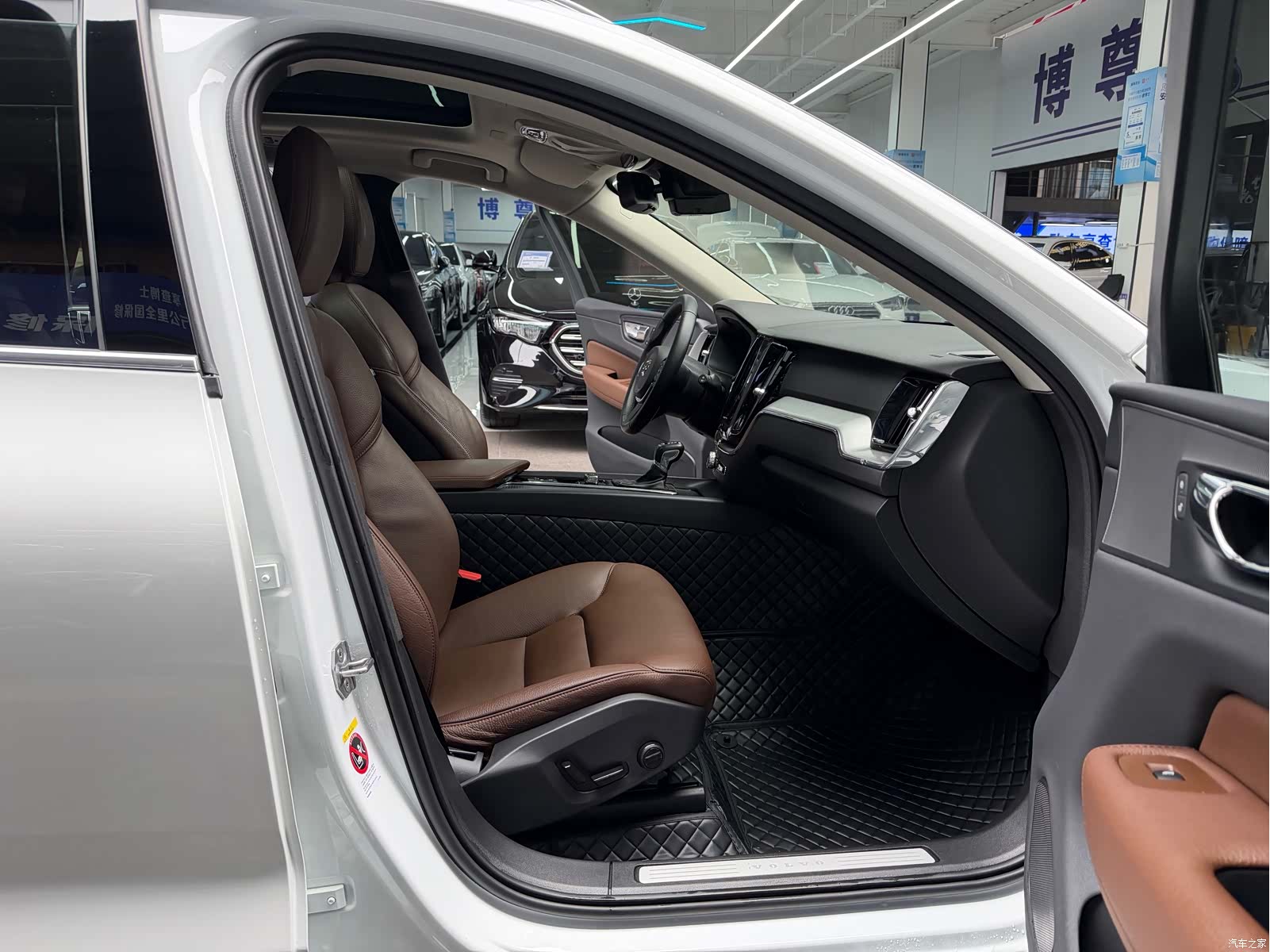 Volvo XC60, 2019 16