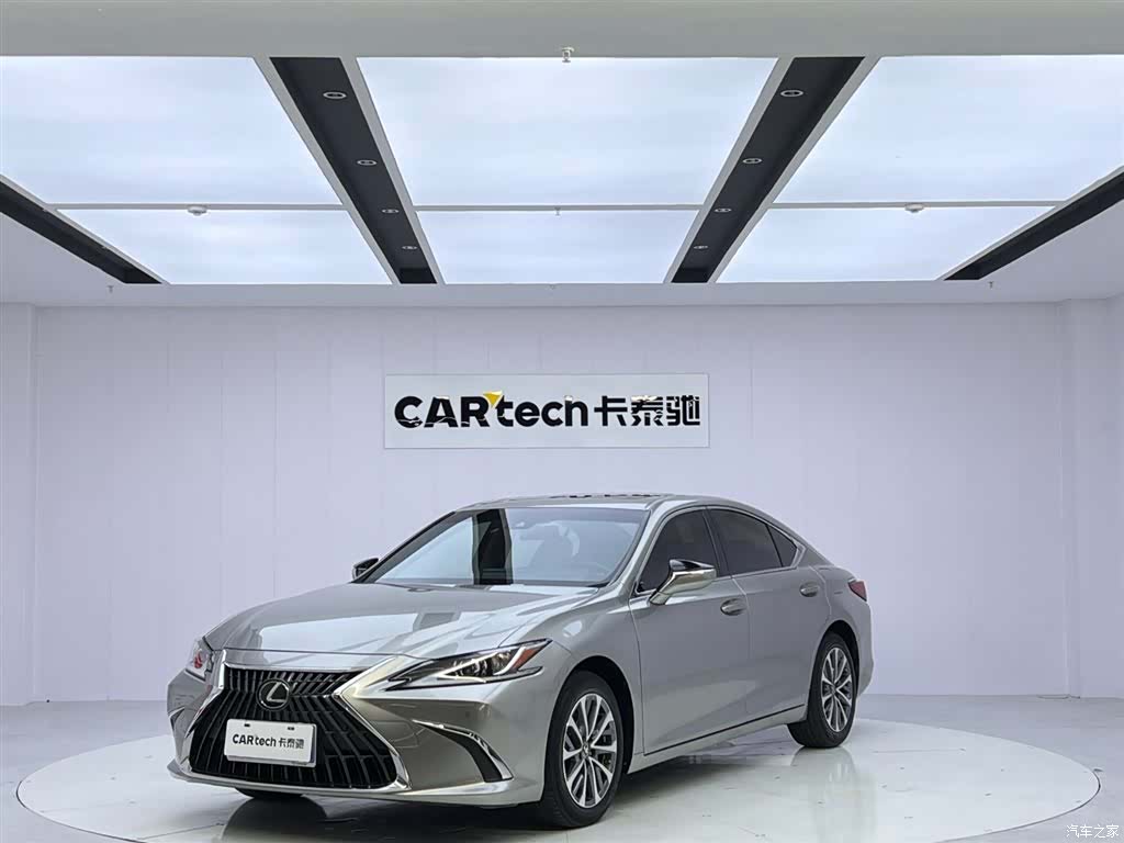 Lexus ES, 2022 1