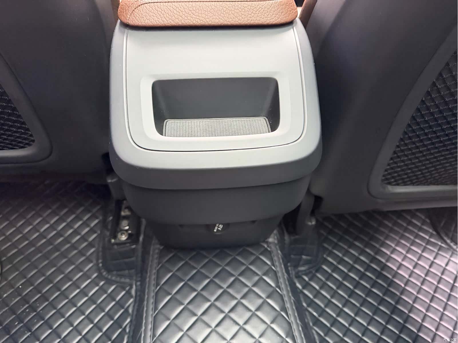 Volvo XC60, 2019 10