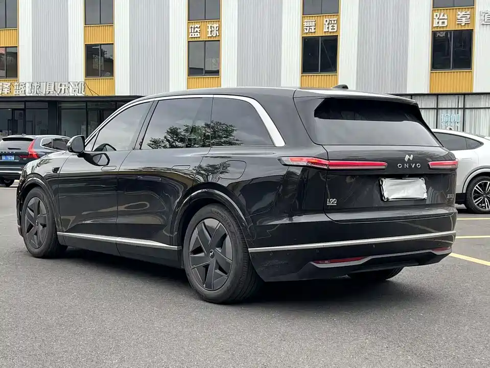 NIO L90