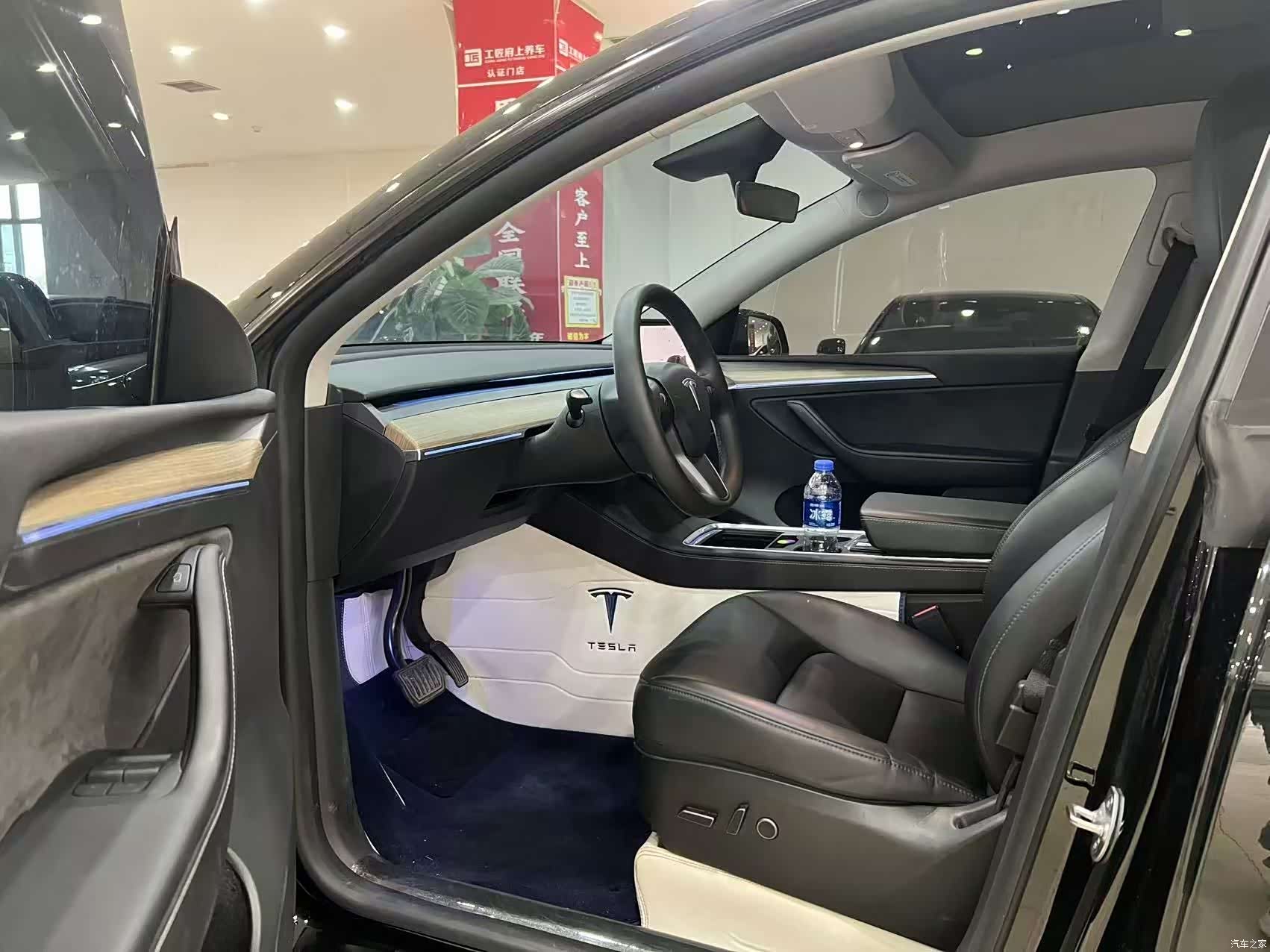 Tesla Model Y, 2023 все фото
