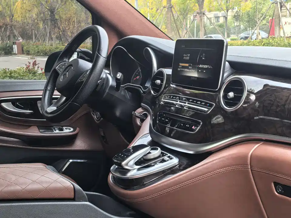 Mercedes-Benz V-class