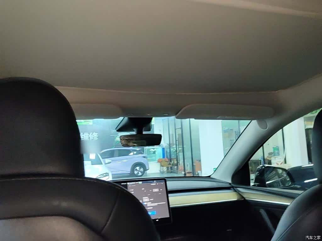 Tesla Model Y, 2023 18
