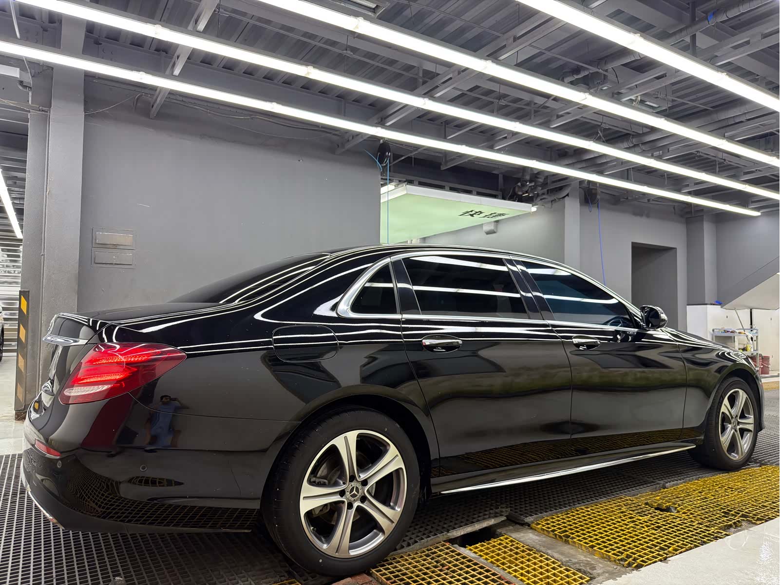 Mercedes-Benz E-Class, 2019 4