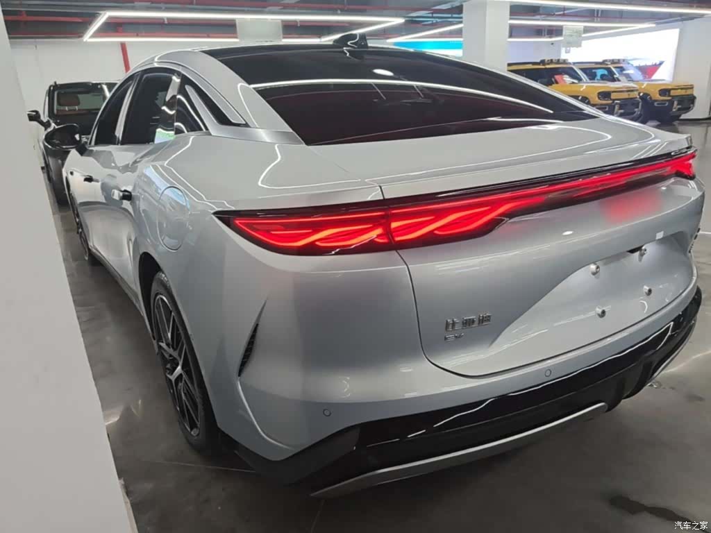 BYD Han, 2025 все фото