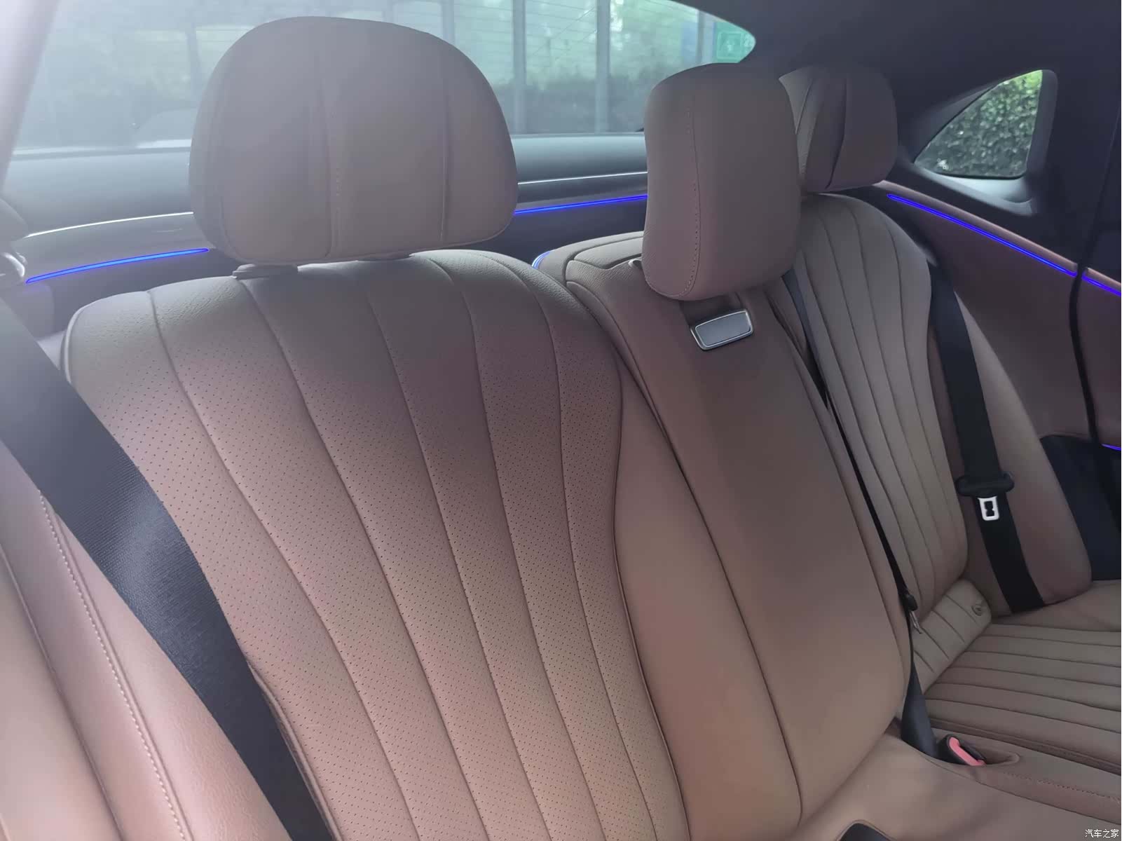 Mercedes-Benz E-Class, 2024 10