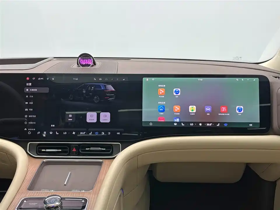 AITO Ask the world M9