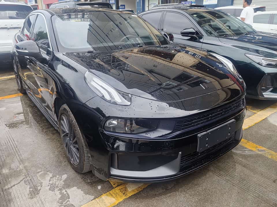 Lynk & Co 03 Lynk & Co 03