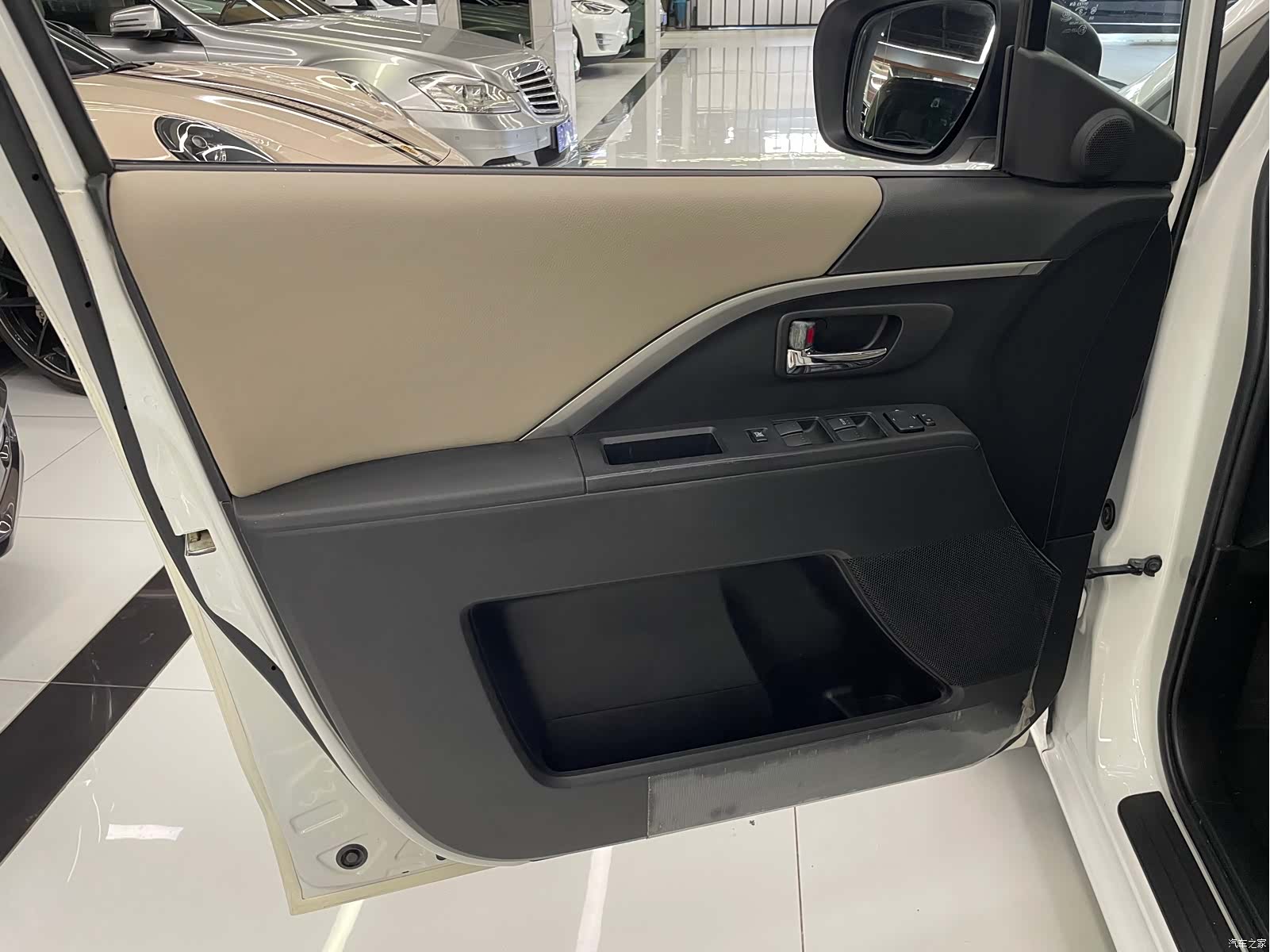 Mazda 5, 2013 32