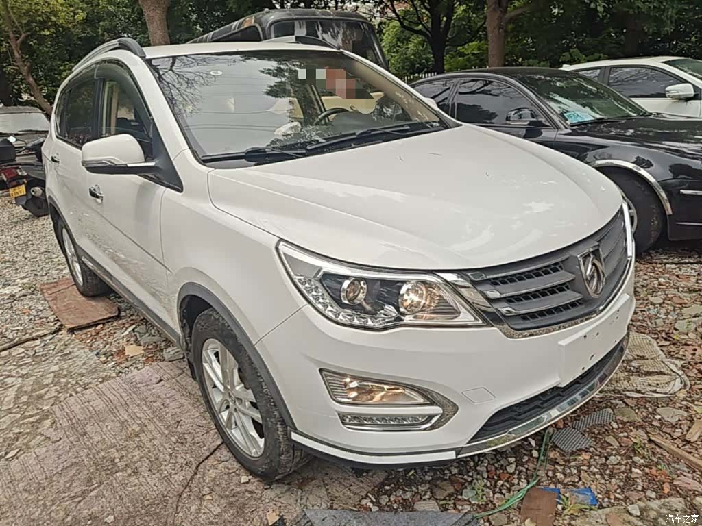 Wuling 560, 2015 4