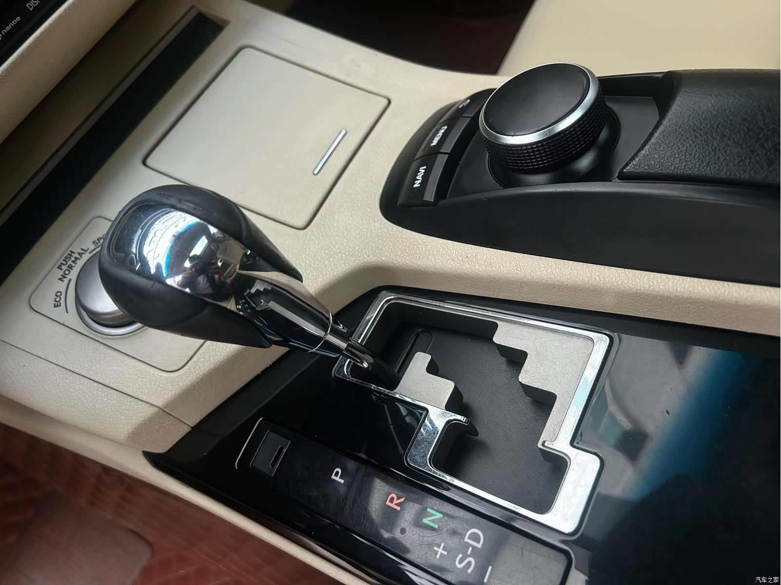 Lexus ES, 2012 6