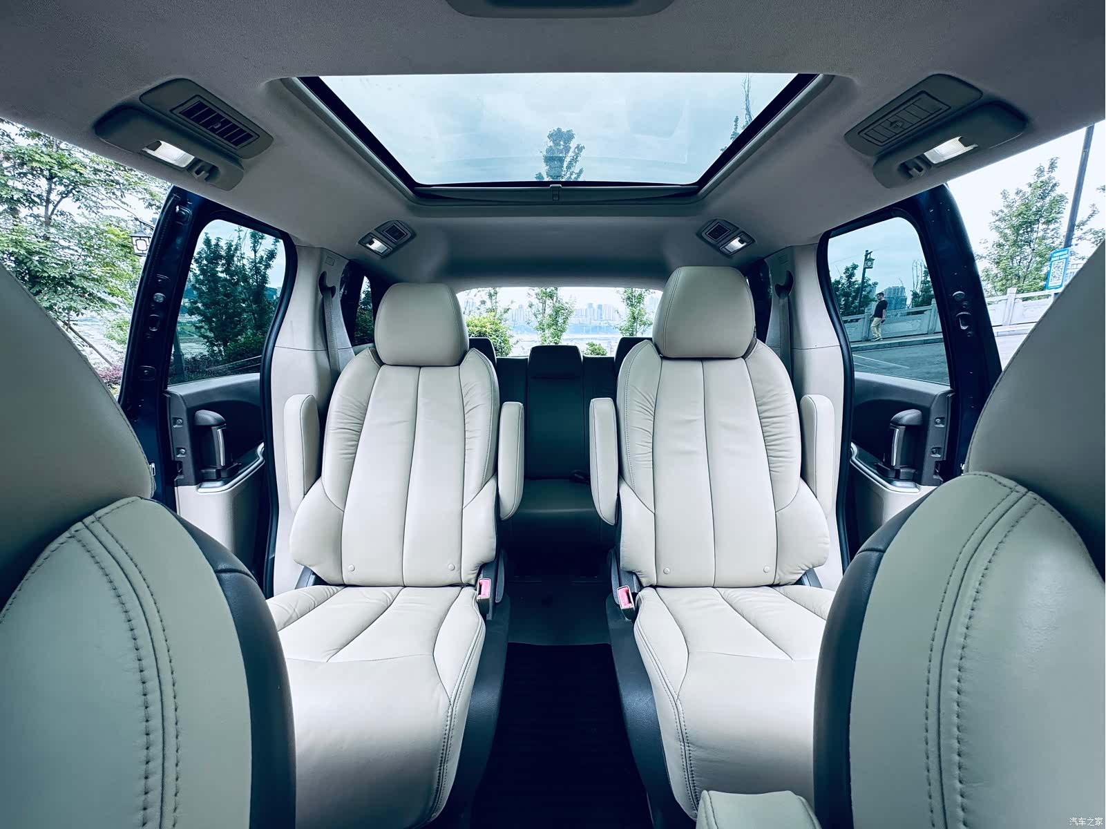 Buick GL8, 2013 8