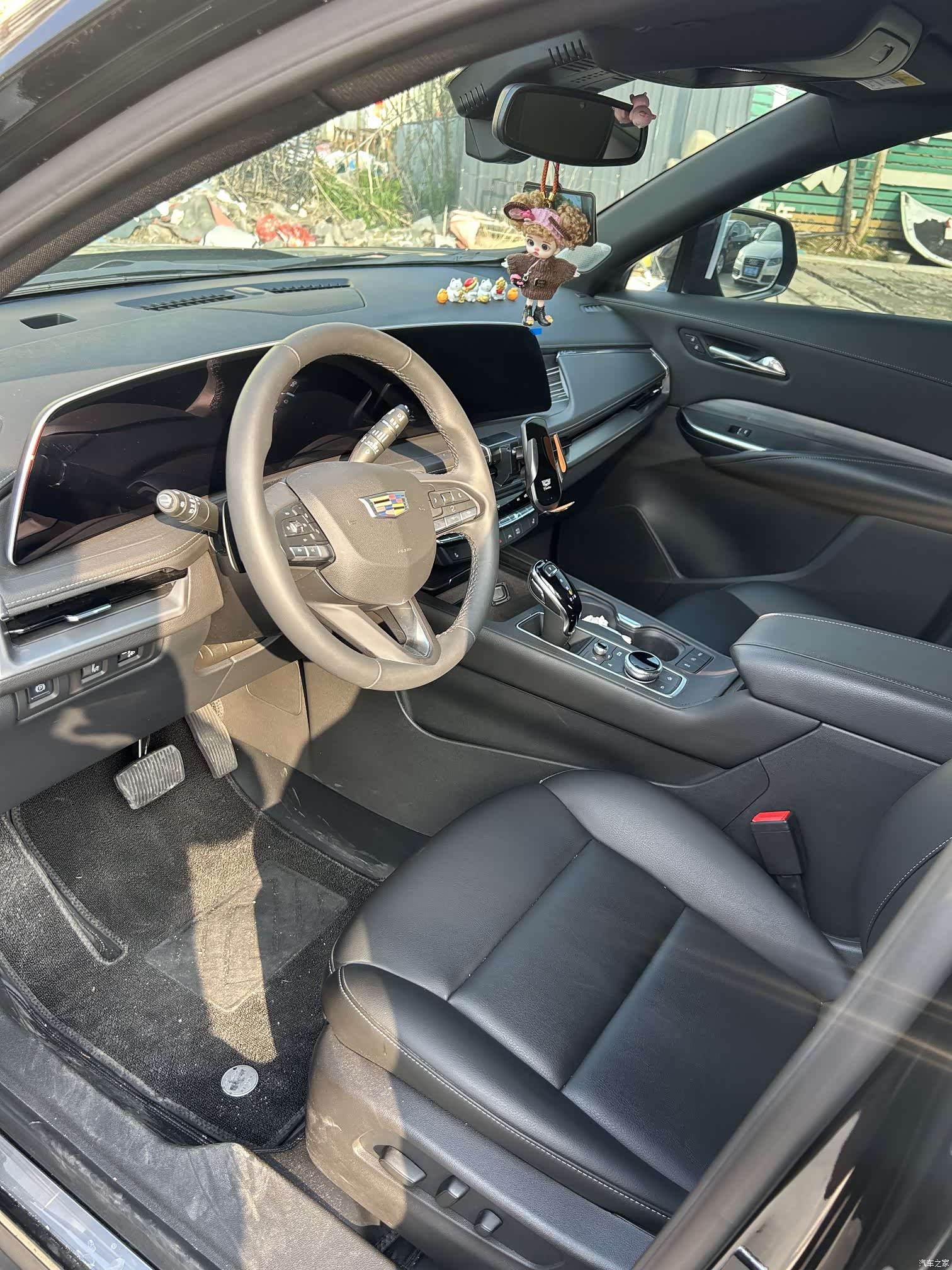 Cadillac XT4, 2025 4