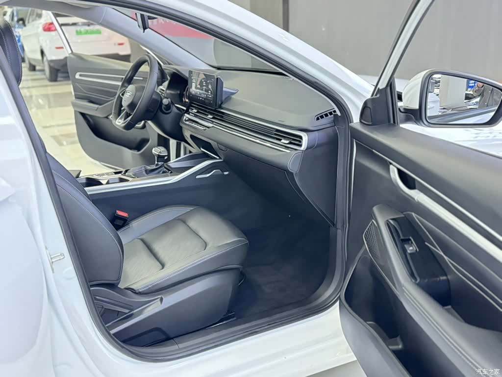 Geely Emgrand, 2022 21