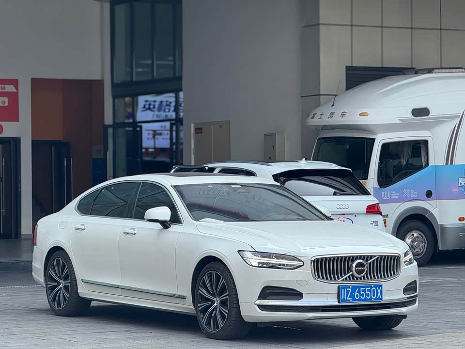 Volvo S90