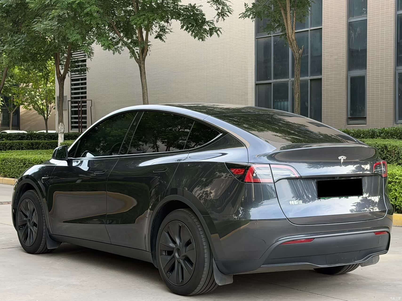 Tesla Model Y, 2024 19