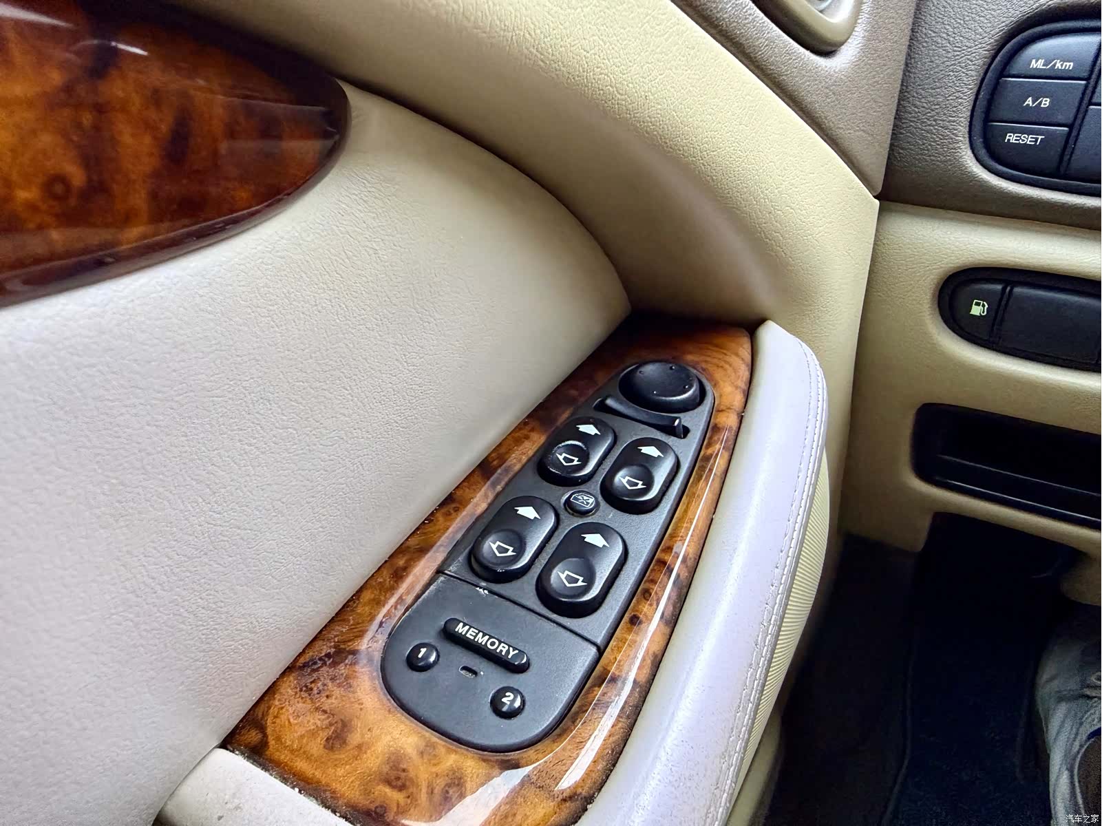 Jaguar S-TYPE, 2006 15
