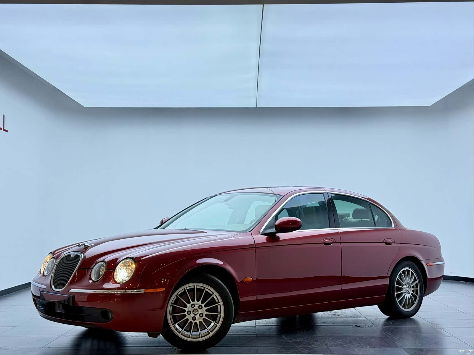 Jaguar S-TYPE