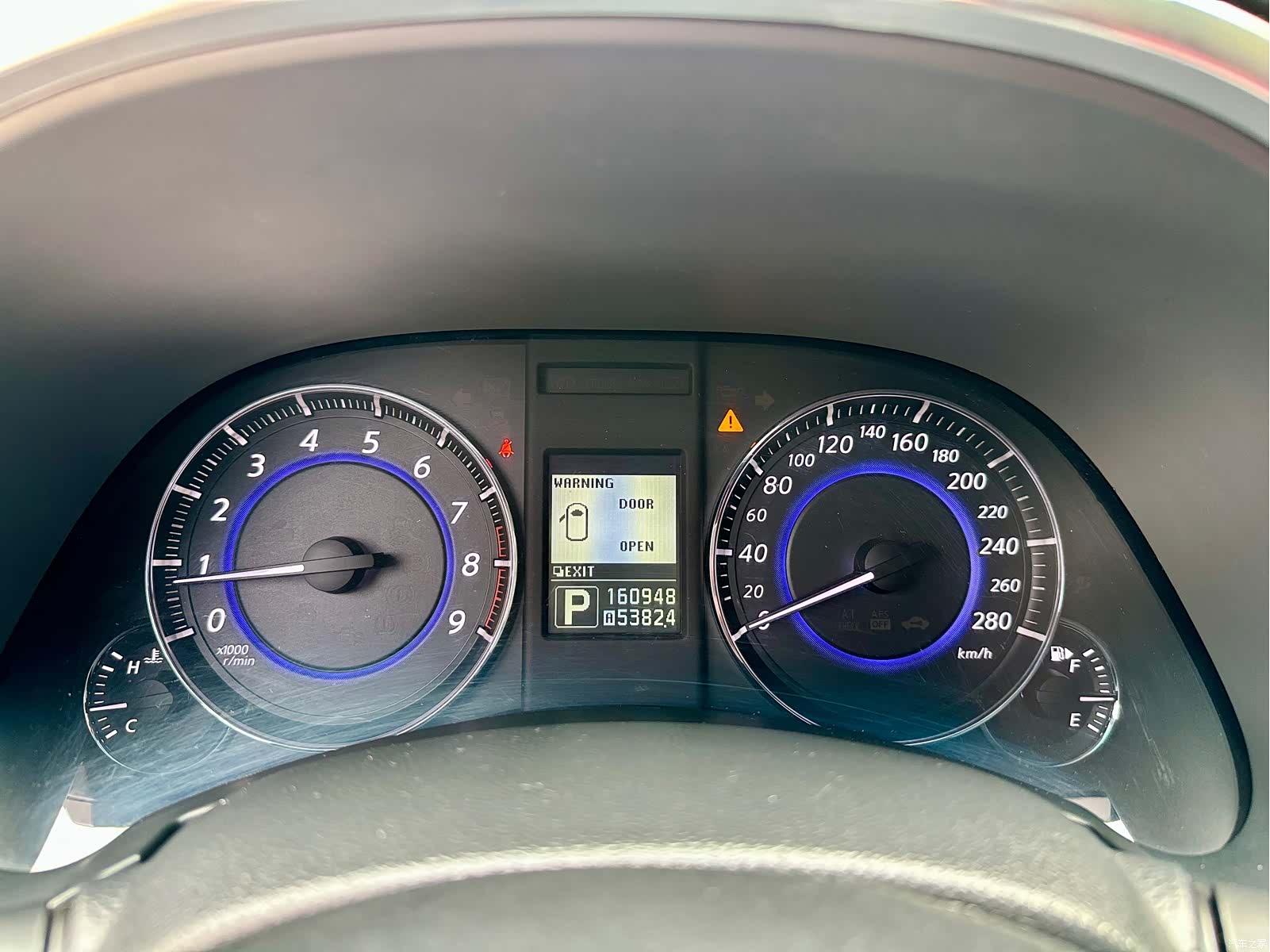 Infiniti FX37, 2012 31