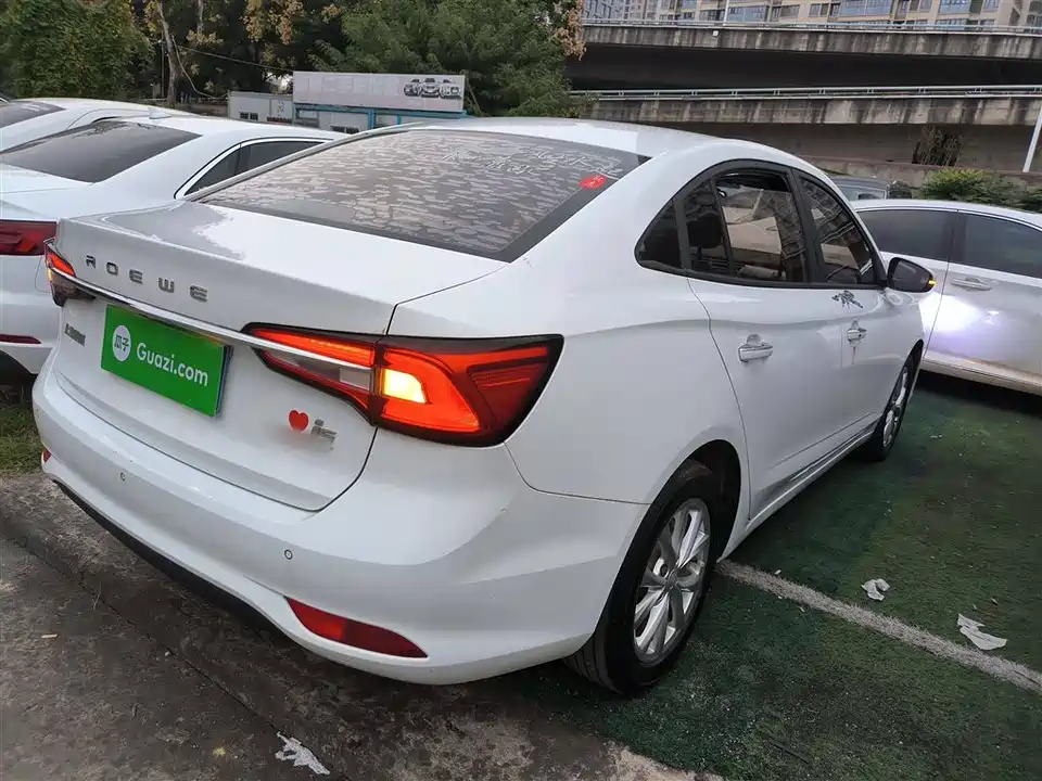 Roewe i5