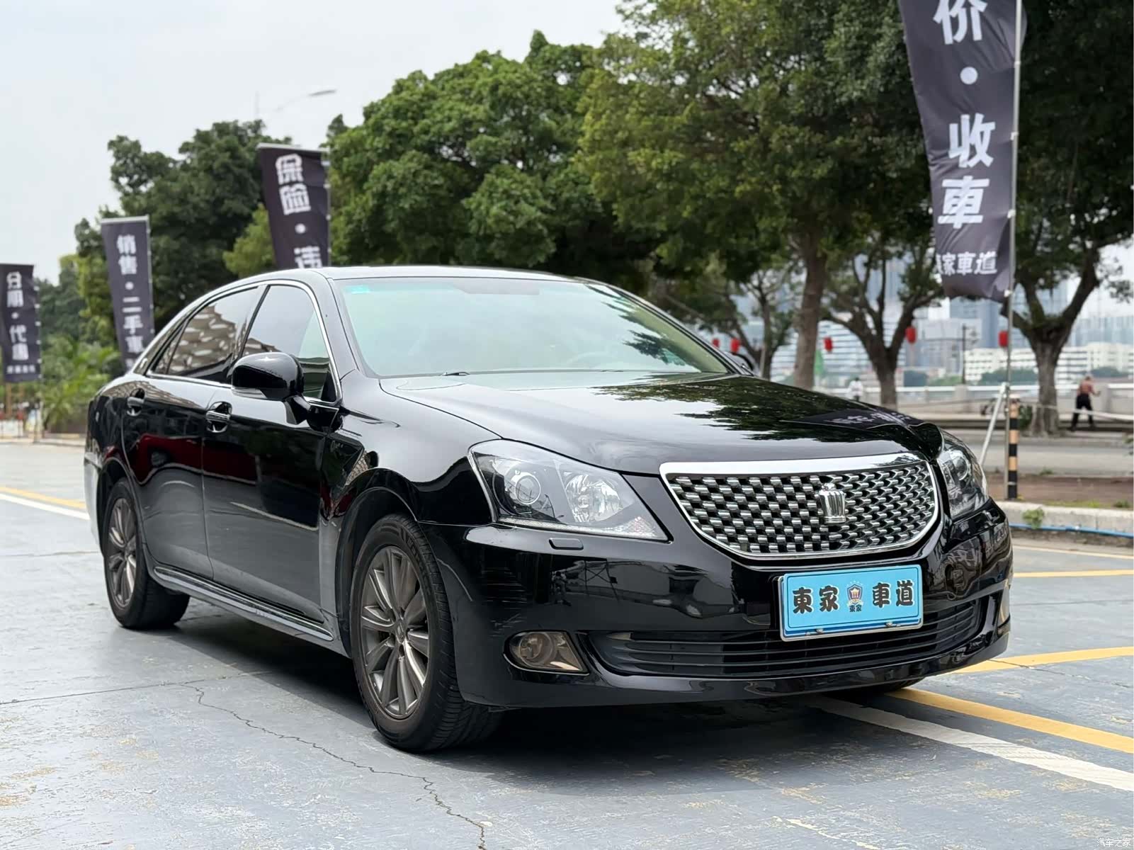 Toyota Crown, 2011 3