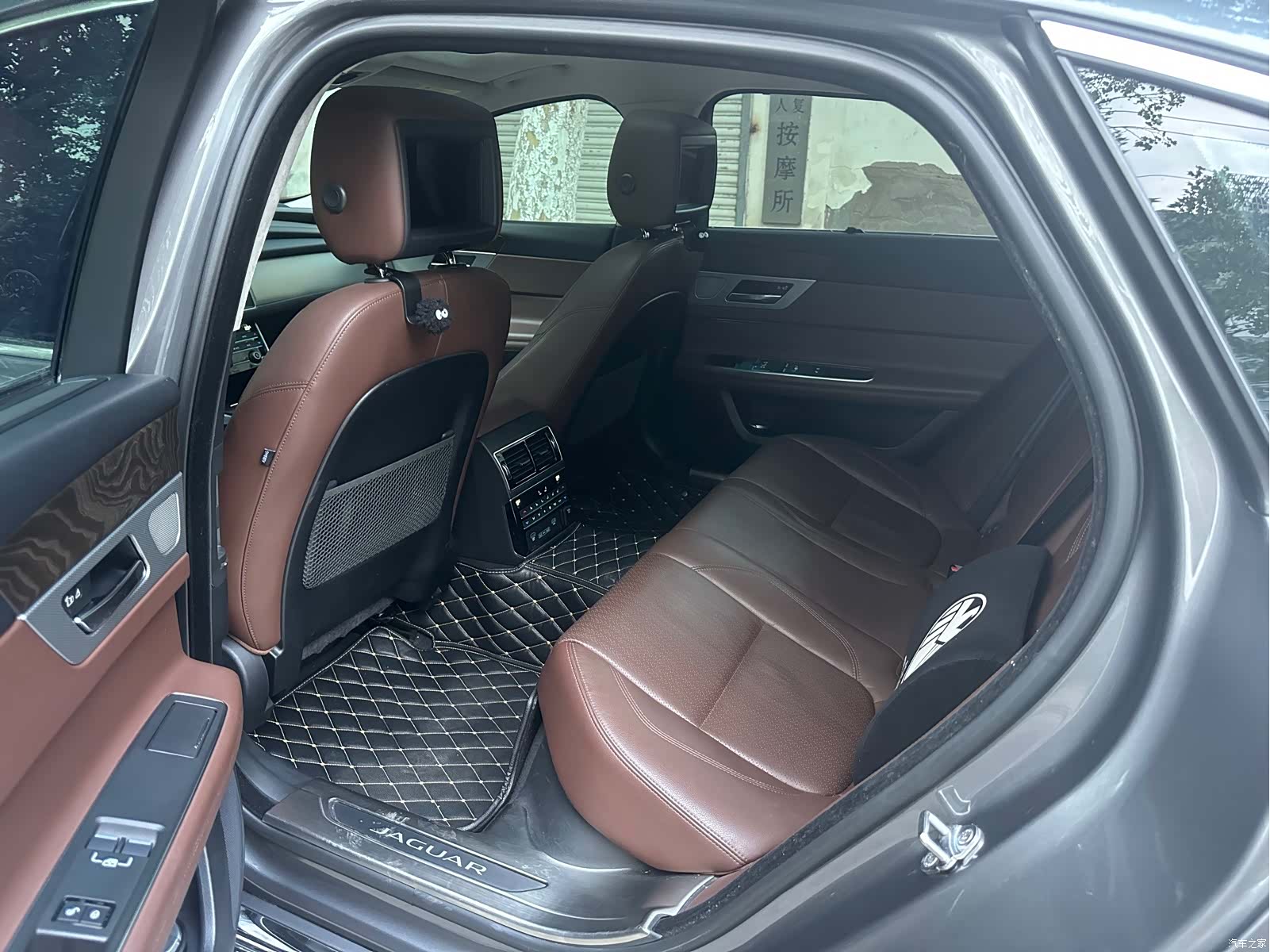 Land Rover XFL, 2017 15