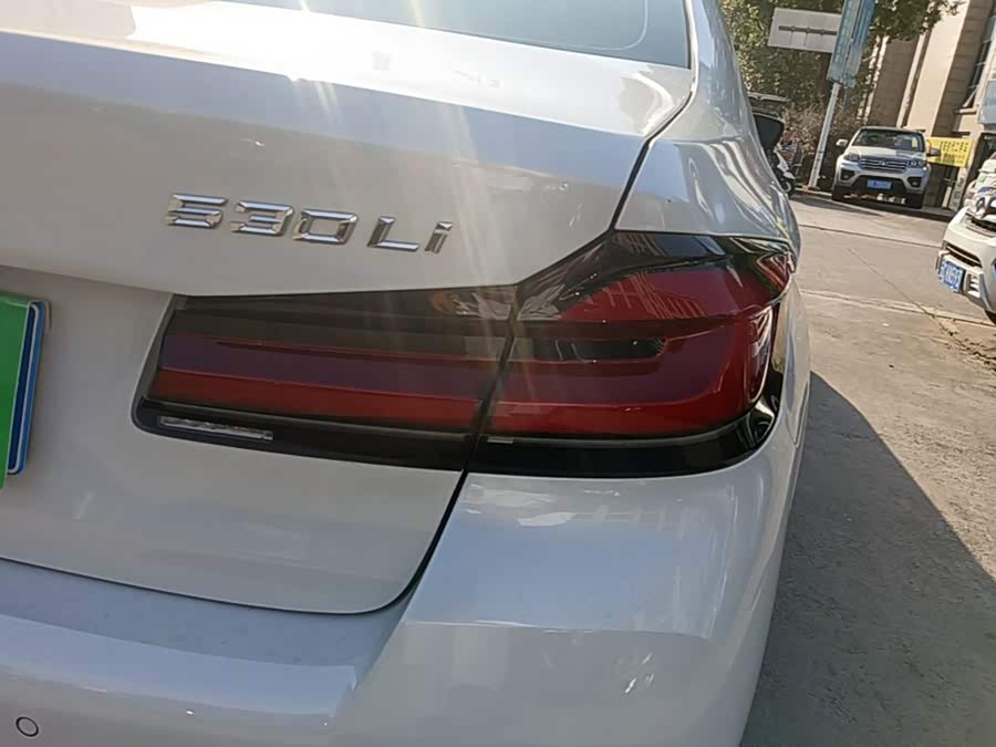 BMW 5 Series 2024, фото 7