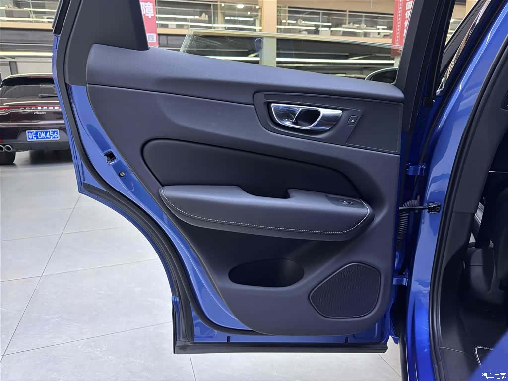 Volvo XC60, 2018 13