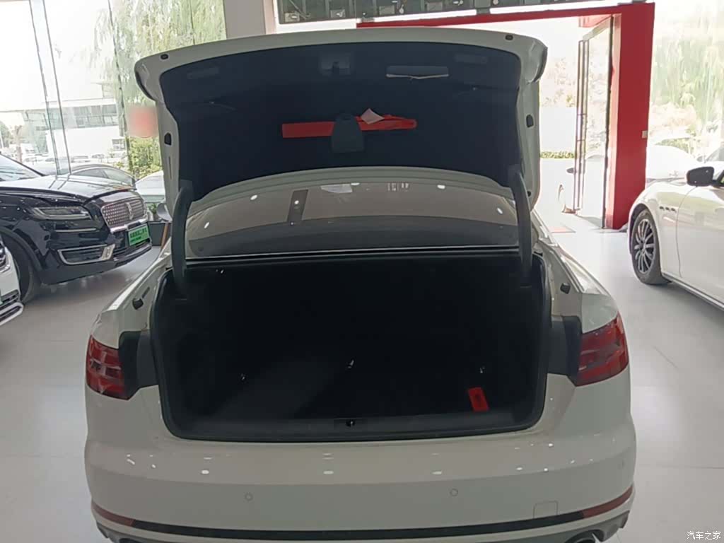 Audi A4L, 2018 19
