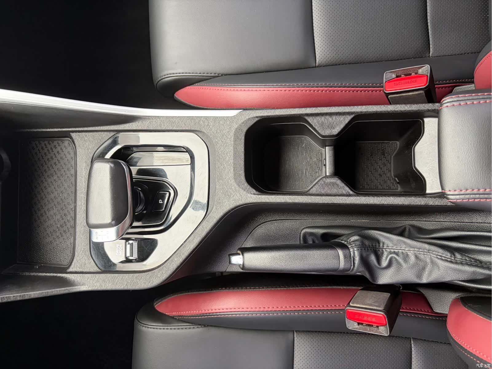 Geely Coolray, 2022 8