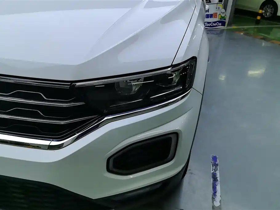 Volkswagen T-ROC exploring Songs