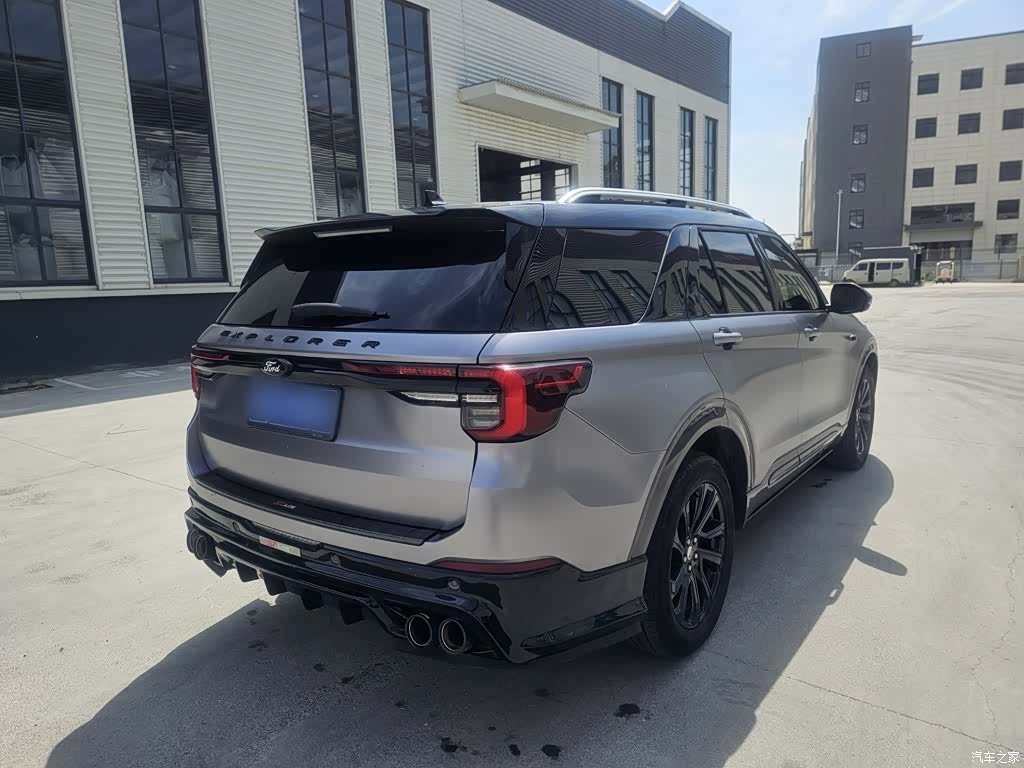Ford Explorer, 2024 10